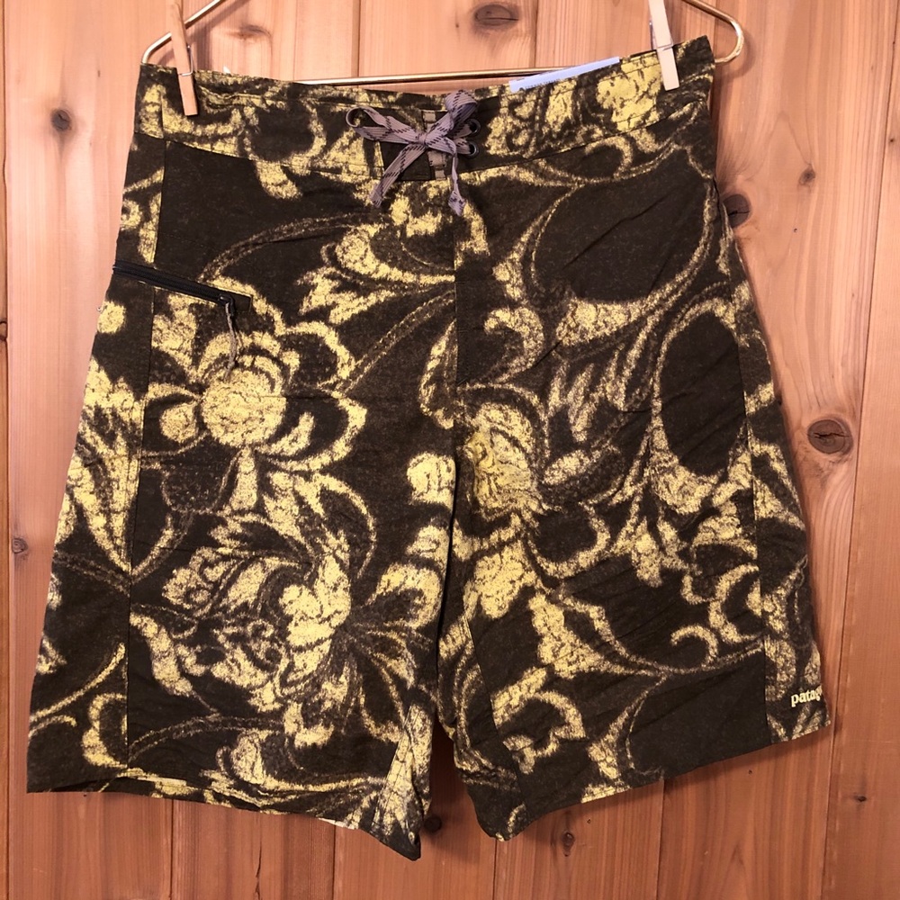 Patagonia Men’s Wavefarer Boardshort 21”